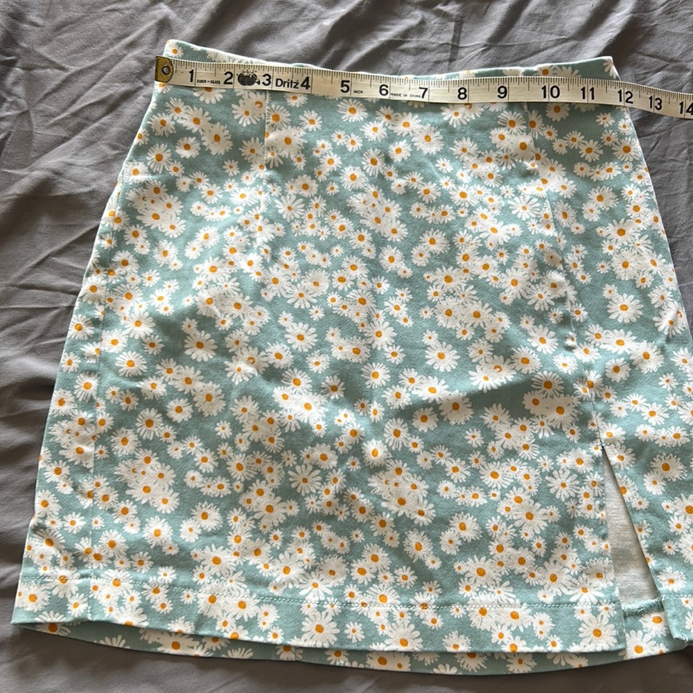 Brand new never worn without tags size 0 skirt